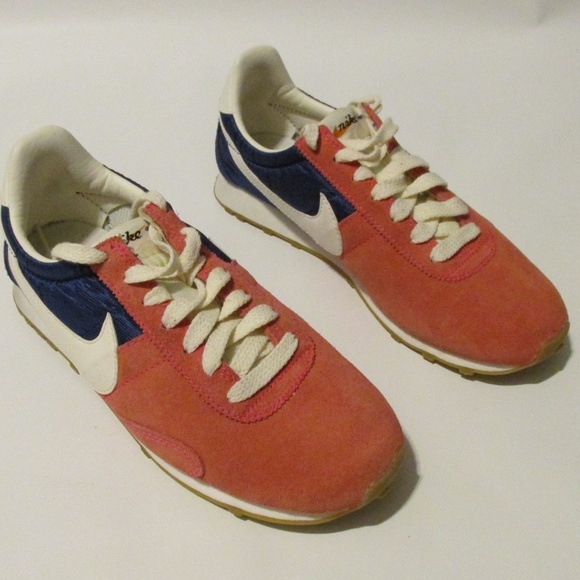 Nike Womens Nike Pre Montreal Racer Vintage Premium Blue Nike Womens Nike Pre Montreal Racer Vintage Premium Blue